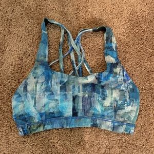 Lululemon sports bra